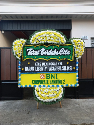 Papan Bunga Duka di Hamparan Rawang