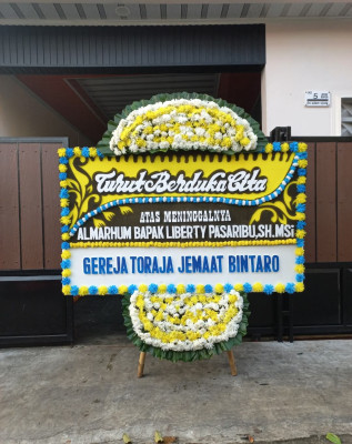 Papan Bunga Duka di Hamparan Rawang