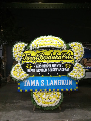 Papan Bunga Duka di Hamparan Rawang