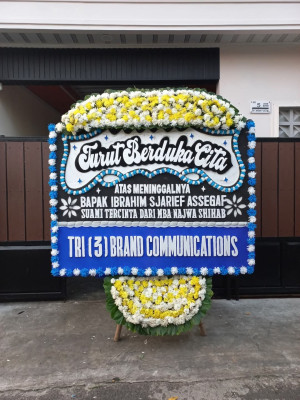 Papan Bunga Duka di Hamparan Rawang